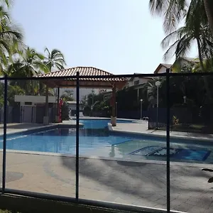 Casa, Playa Horizonte Colombia Santa Marta (Magdalena)